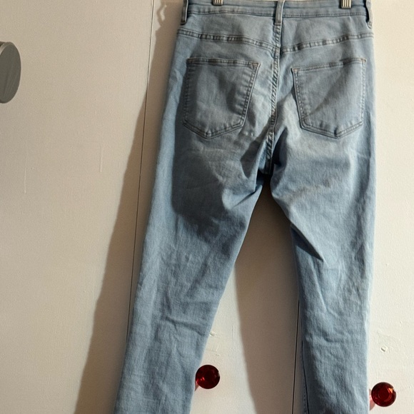 Distressed H&M Jeans - Picture 2 of 3